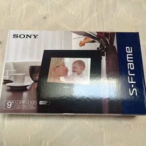 Sony S-Frame Digital Photo Frame - Black